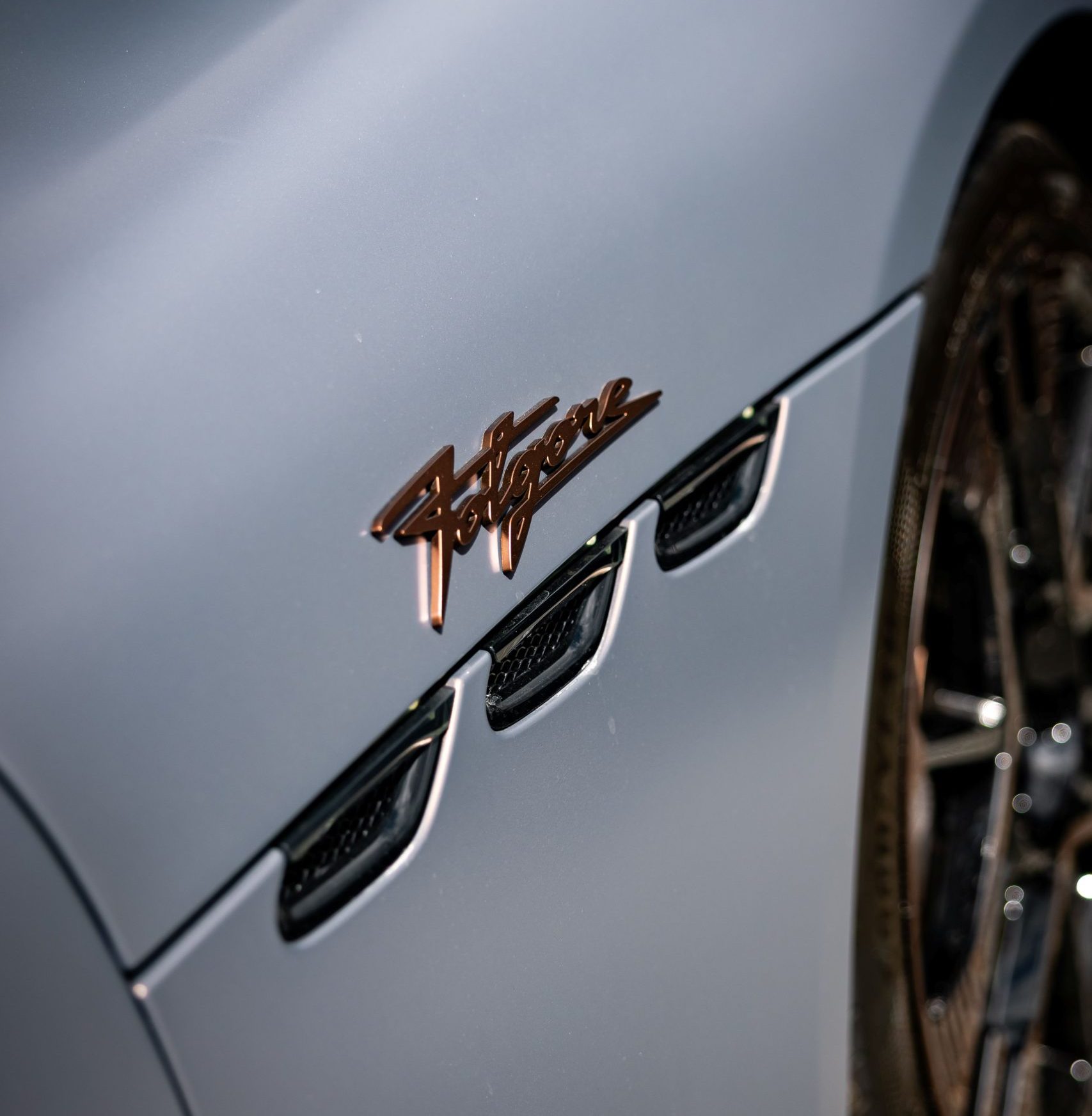 Maserati Folgore emblem