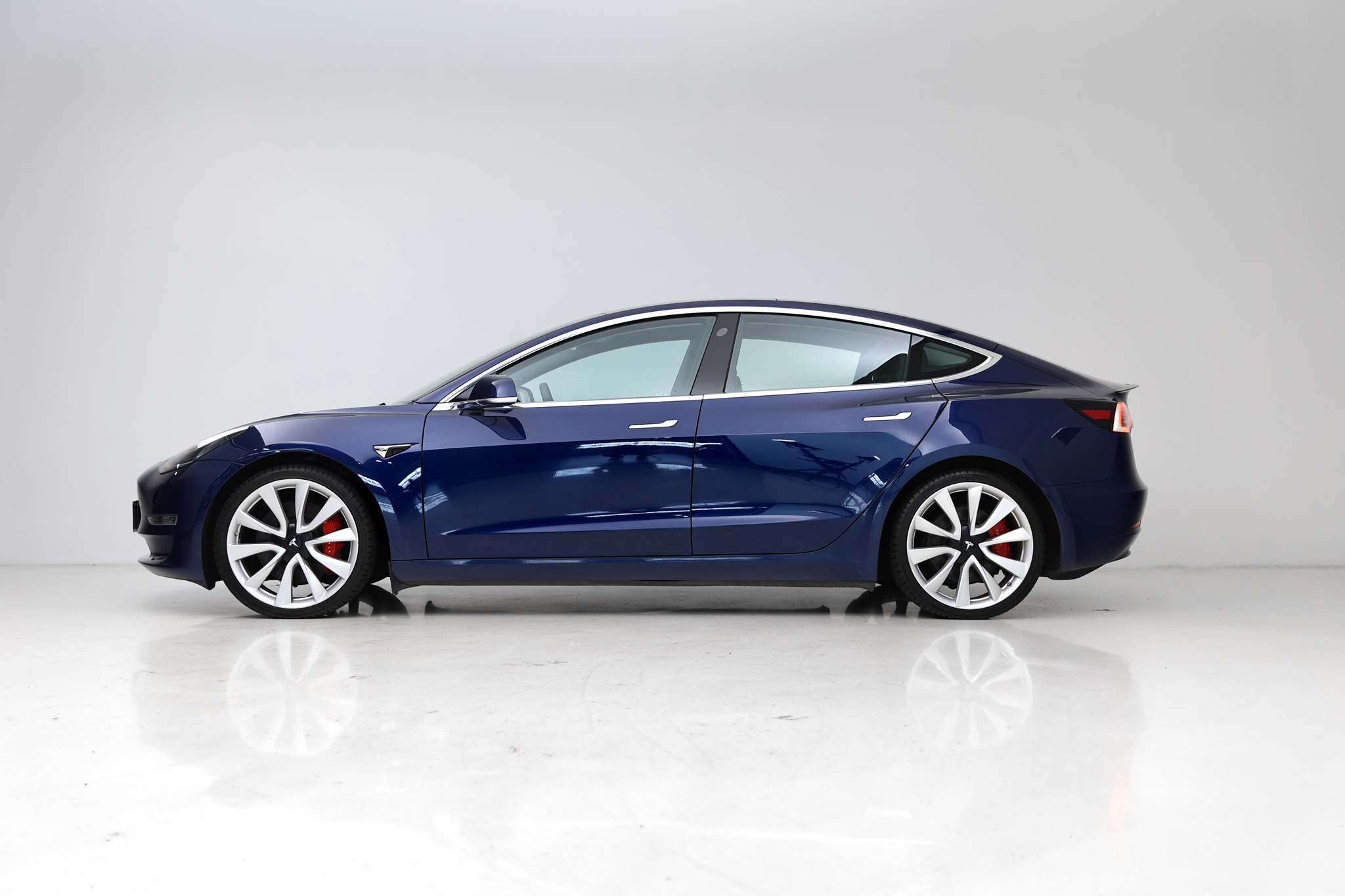 Tesla model 3 Selected Car Leasing showroom