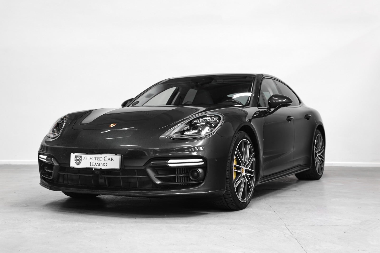 Porsche Panamera Turbo 4,0 PDK | Selected Car Leasing